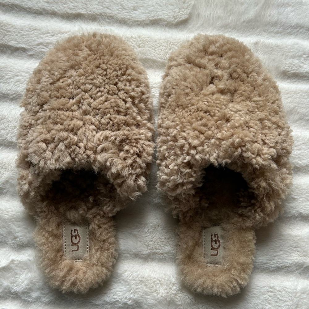 UGG Women’s Maxi Curly Slide Sand Size 10(No Size Tag, No Box)
